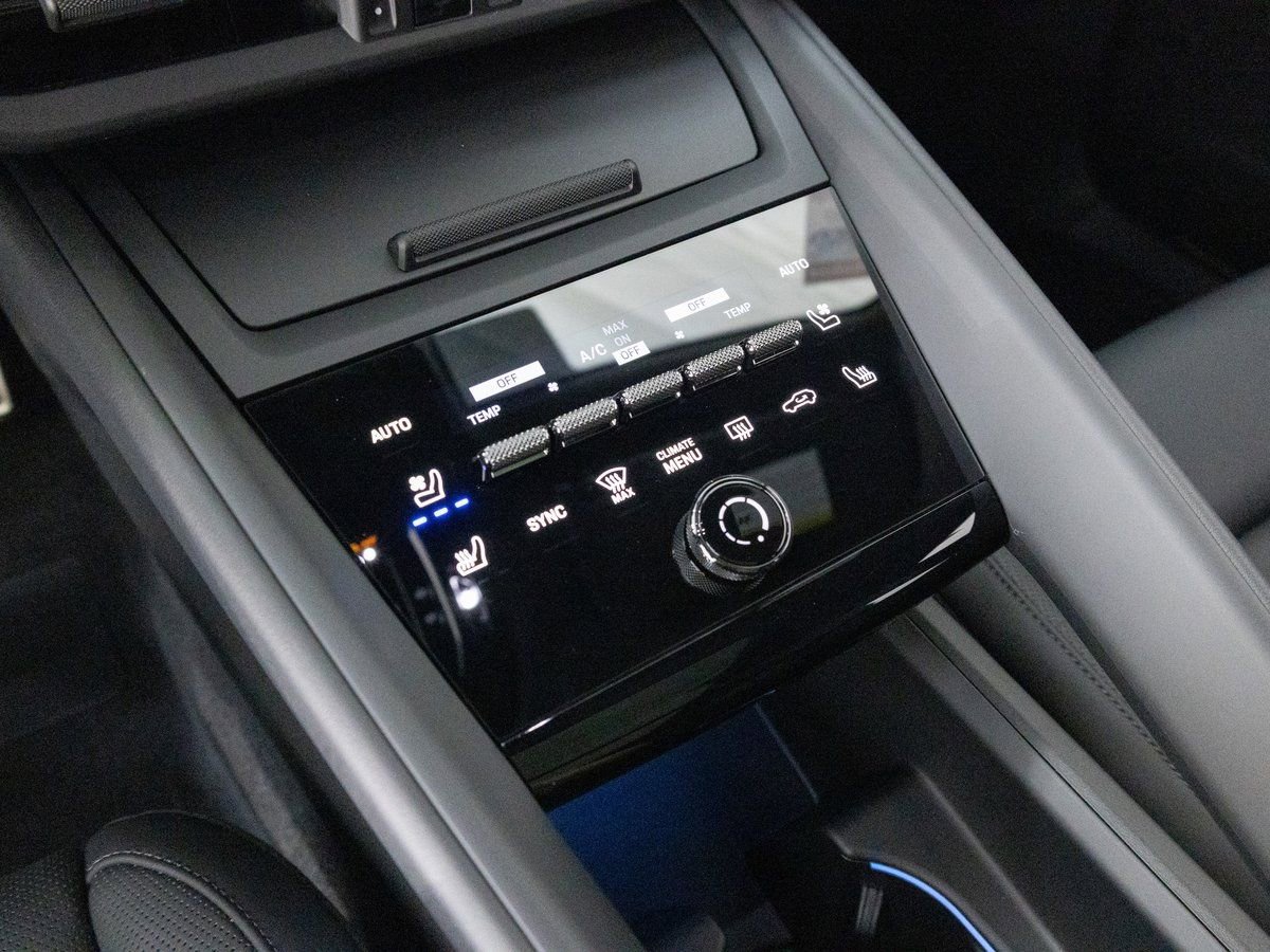 New 2025 Porsche Macan 4S Electric image 15