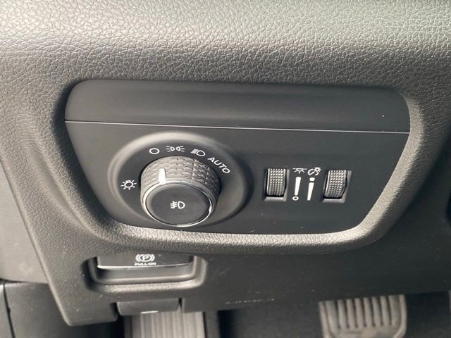 New 2025 Jeep Grand Cherokee Limited w/ Luxury Tech Group II image 28