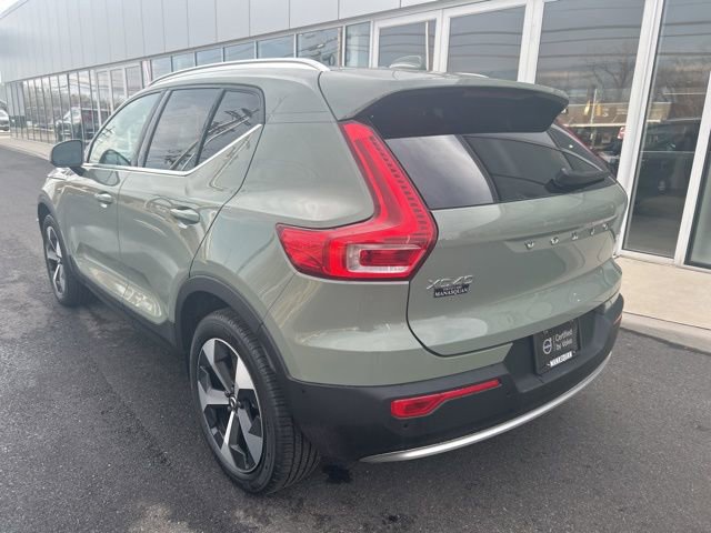 Certified 2025 Volvo XC40 B5 Plus image 3