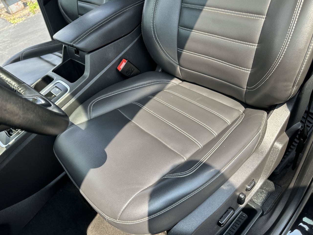 Used 2019 Ford Escape SEL AWD/4WD image 27