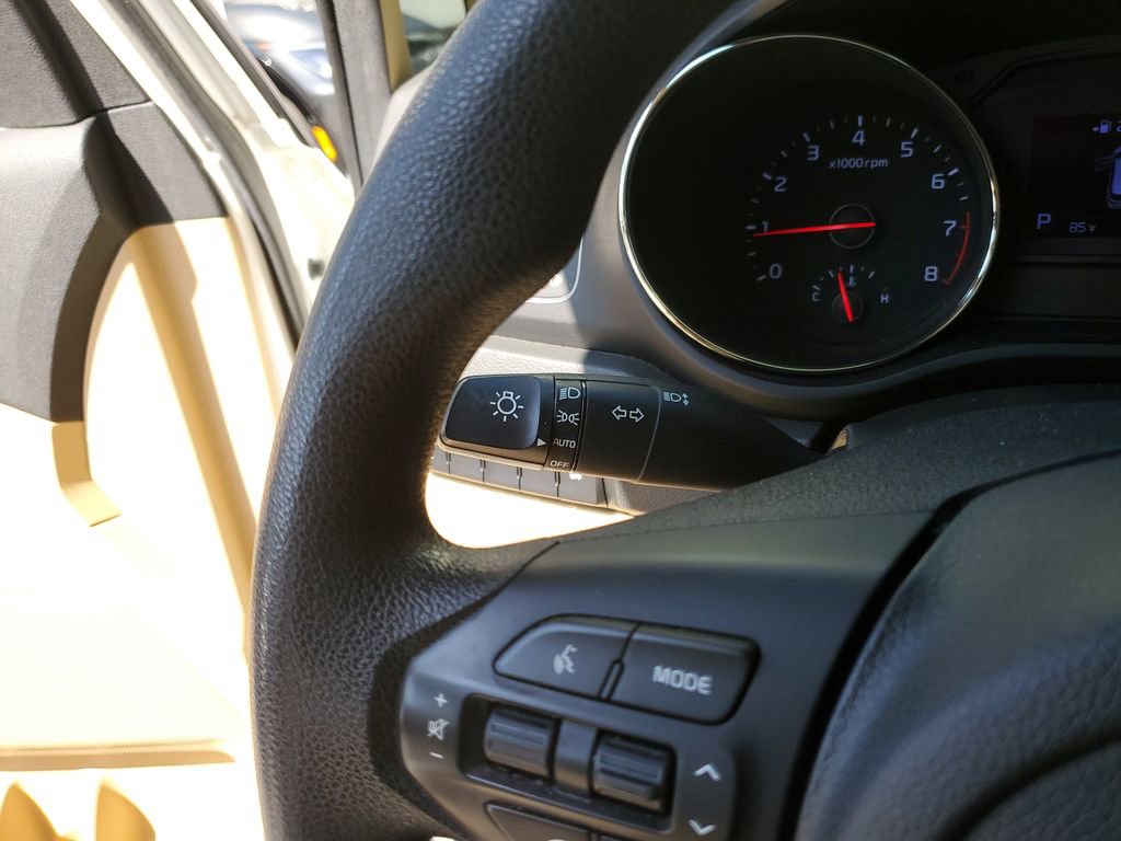Used 2020 Kia Sedona LX FWD image 25