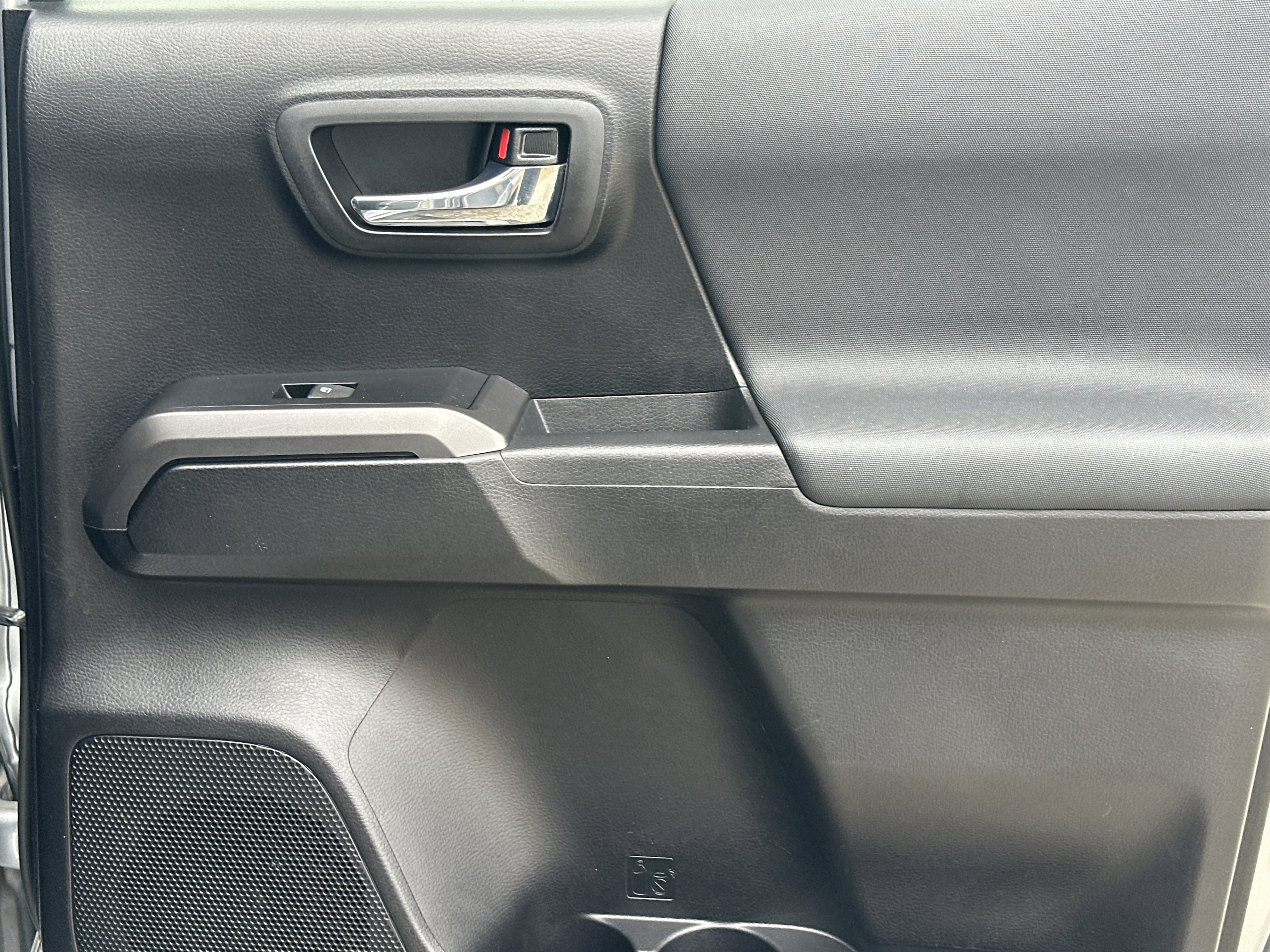 Used 2020 Toyota Tacoma TRD Sport image 16