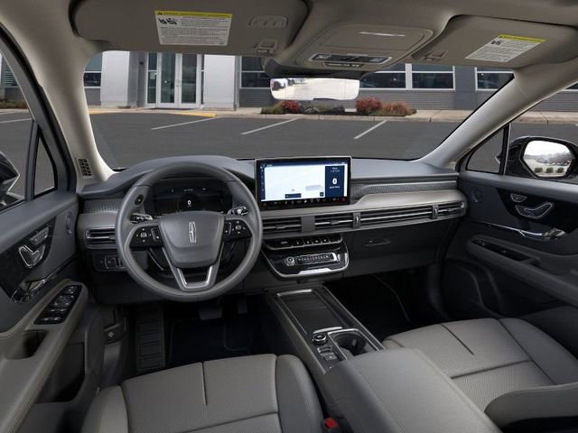 Used 2025 Lincoln Corsair Reserve w/ Equipment Group 202A image 9