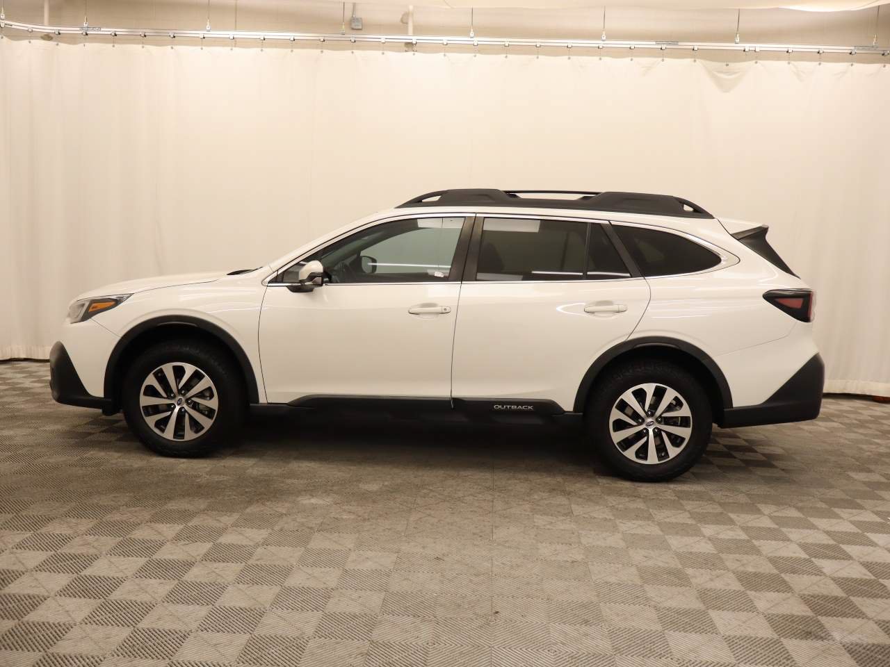 Used 2022 Subaru Outback Premium w/ Popular Package #1 AWD/4WD image 2