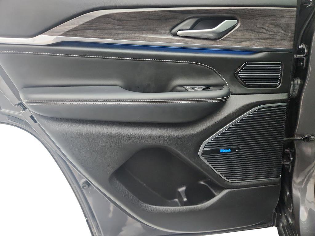 Used 2023 Jeep Grand Cherokee Overland image 23