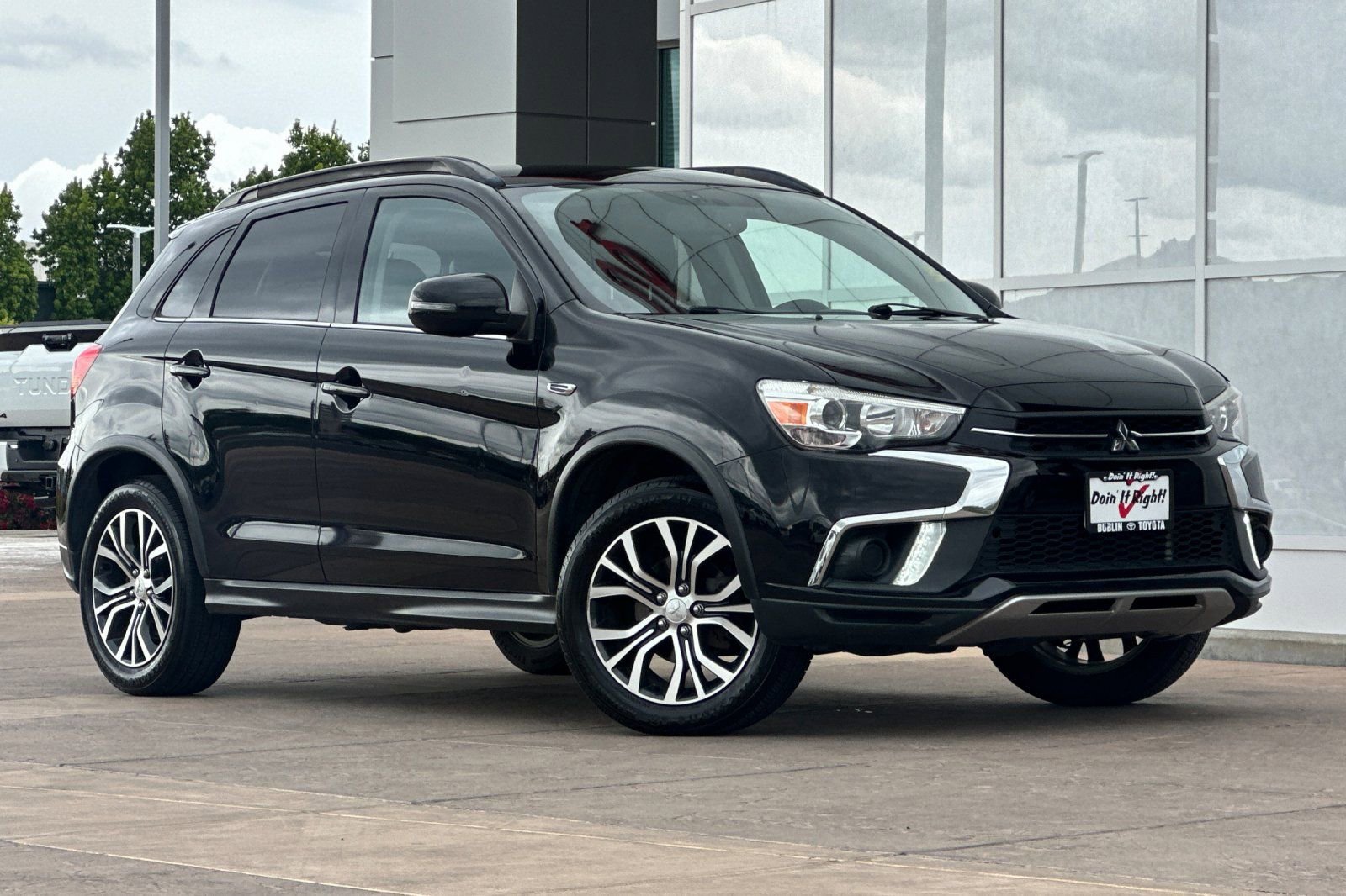 Used 2018 Mitsubishi Outlander Sport SEL AWD/4WD image 2