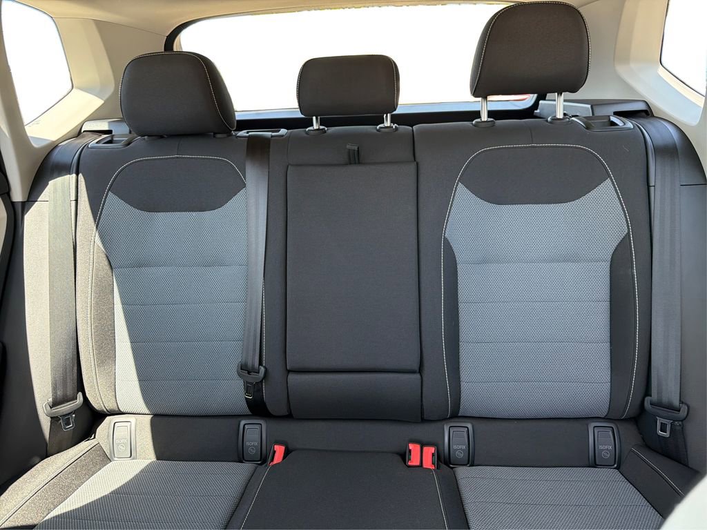 Used 2025 Volkswagen Taos S w/ Taos MDO Package image 15