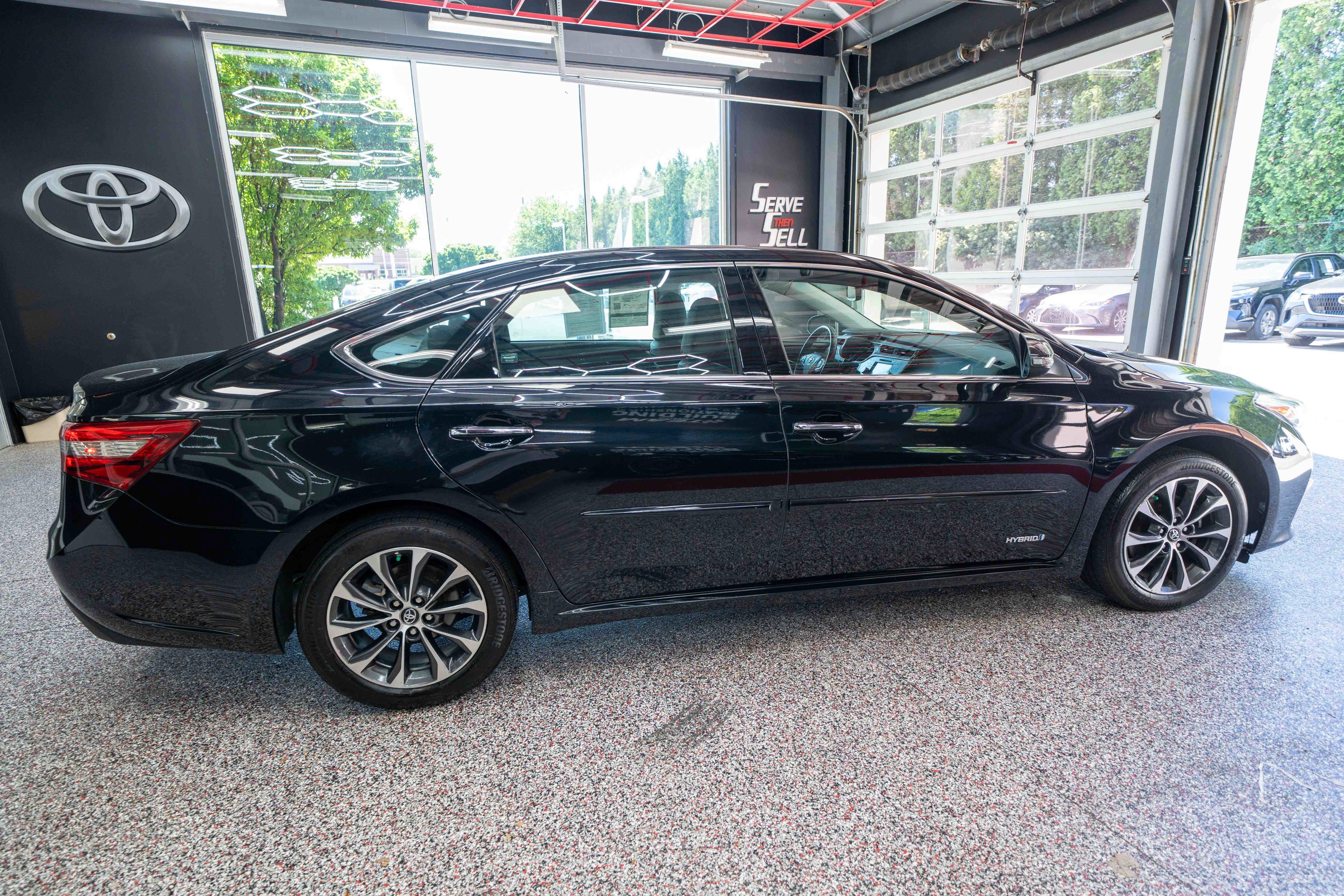 Used 2016 Toyota Avalon XLE Premium w/ Protection Package FWD image 4