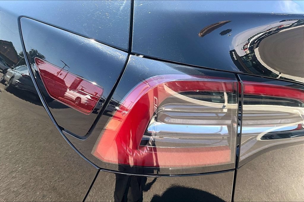 Used 2021 Tesla Model Y Long Range AWD/4WD image 30