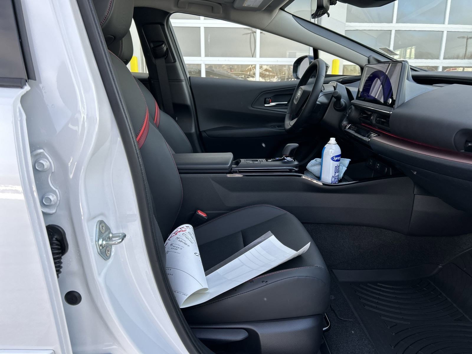 Used 2024 Toyota Prius Prime Premium w/ Advanced Technology Package image 27