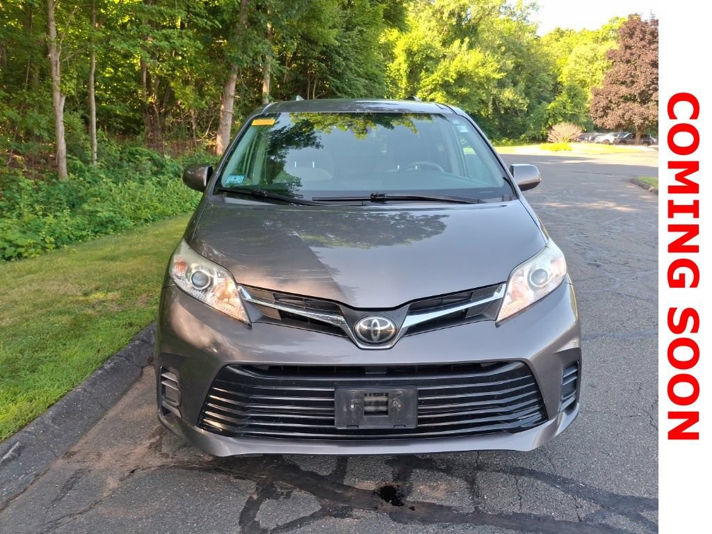 Used 2018 Toyota Sienna LE AWD/4WD image 3