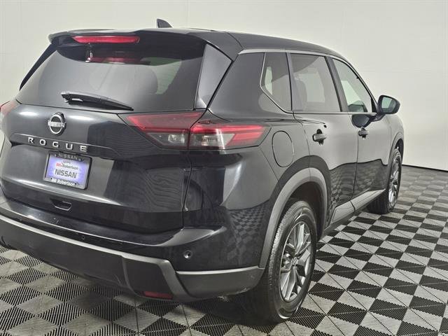 Used 2024 Nissan Rogue S image 4