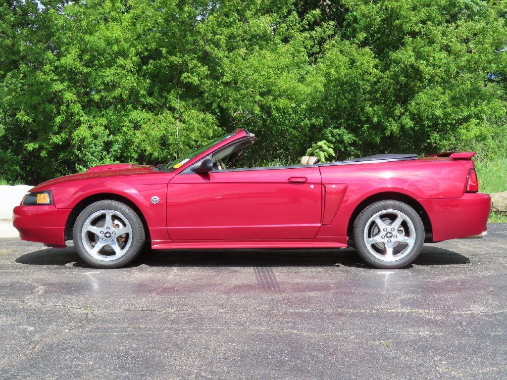 Used 2004 Ford Mustang GT RWD image 5