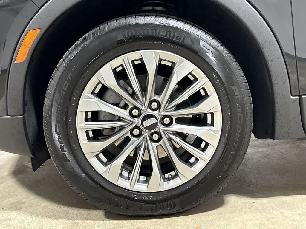 Used 2024 Cadillac XT4 Premium Luxury image 27
