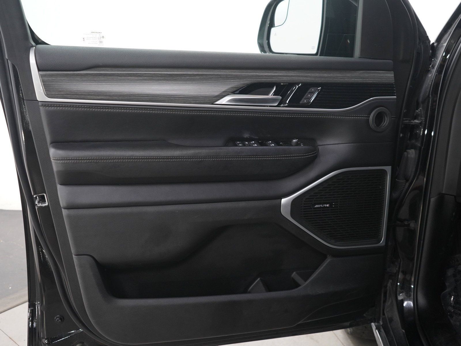 Used 2023 Jeep Wagoneer Series II AWD/4WD image 21