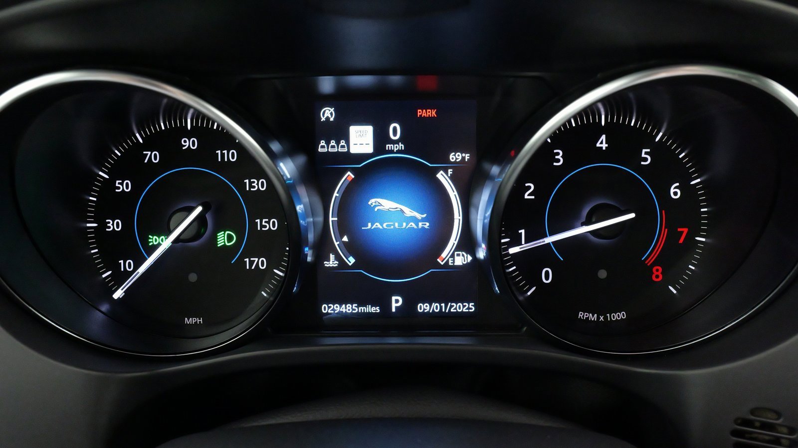 Used 2020 Jaguar F-PACE Premium image 45