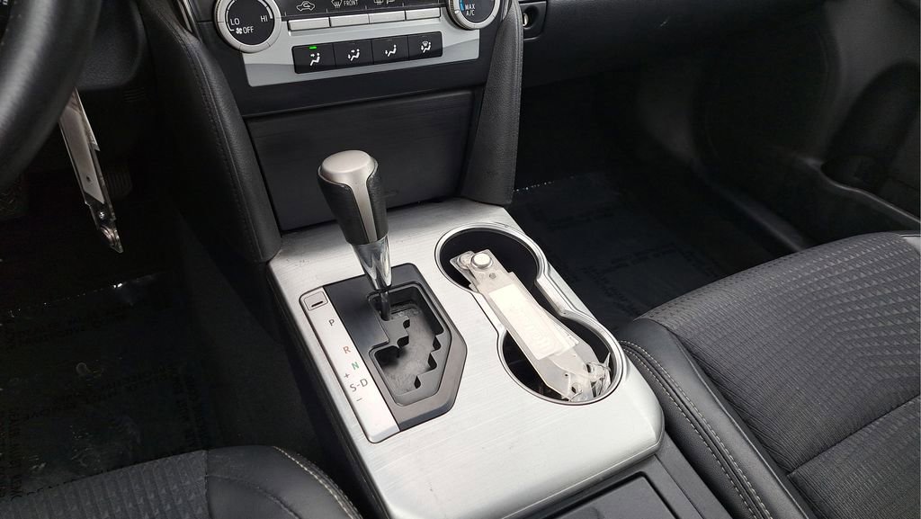 Used 2012 Toyota Camry SE image 10