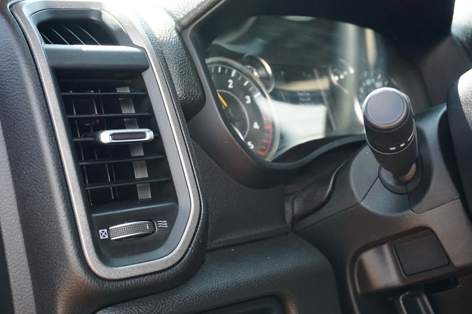 Used 2019 RAM 5500 Tradesman w/ Electrical Accessory Group AWD/4WD image 18