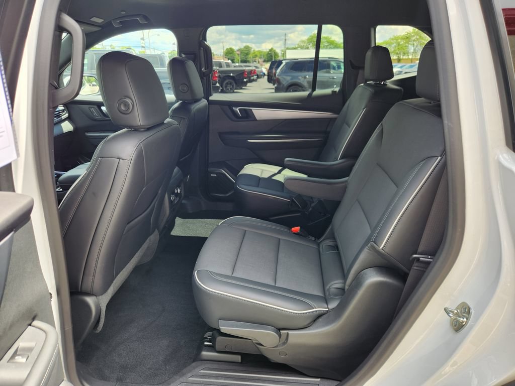 Used 2026 Buick Enclave Preferred AWD/4WD image 19