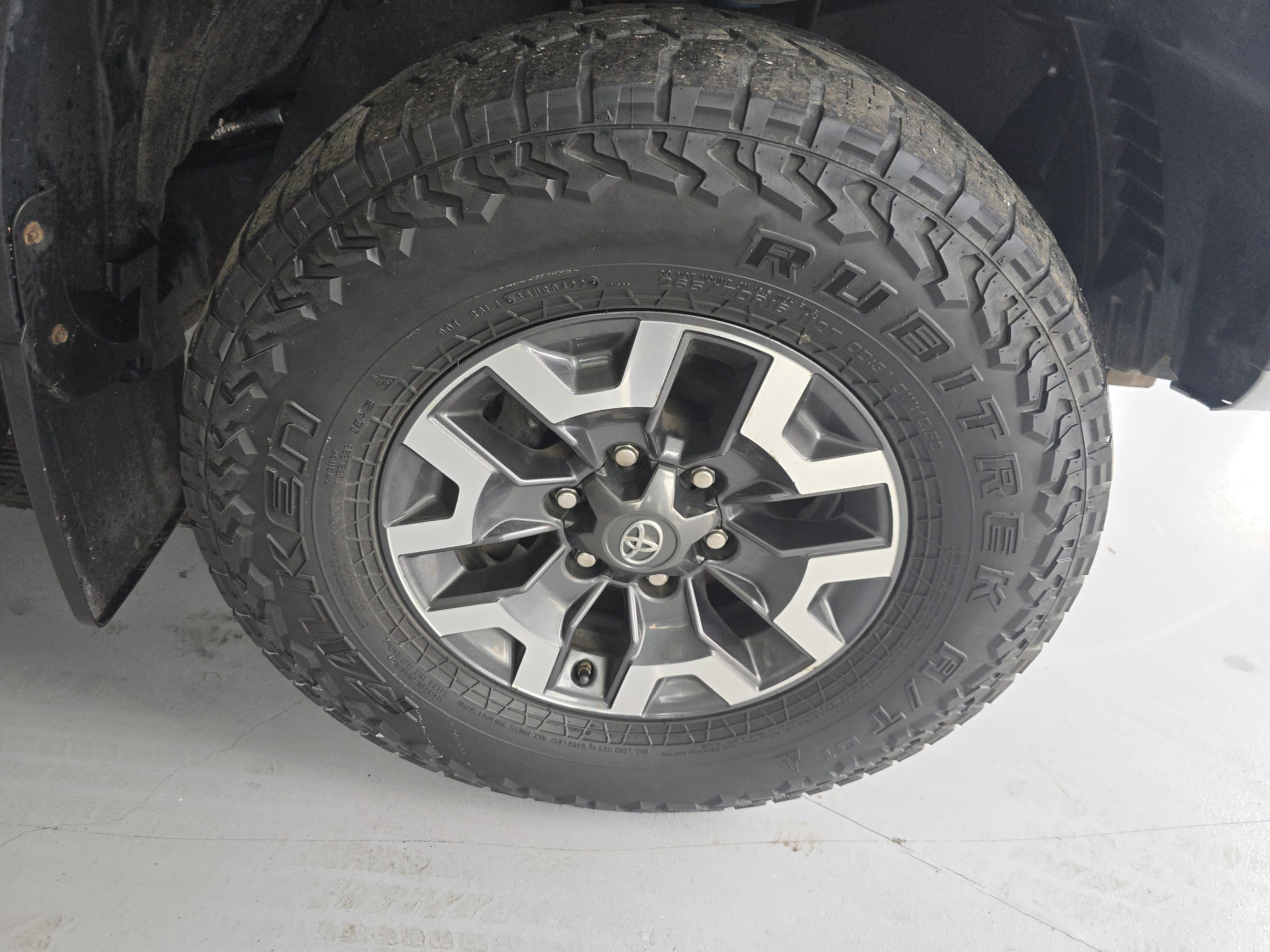 Used 2019 Toyota Tacoma TRD Off-Road image 13