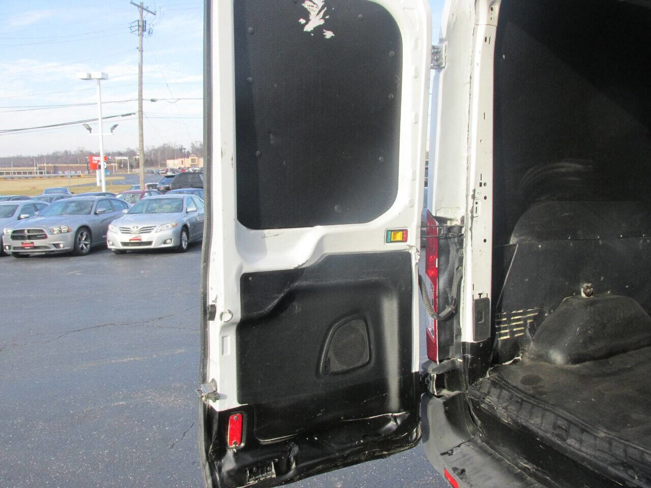 Used 2018 Ford Transit 250 148 Medium Roof image 31