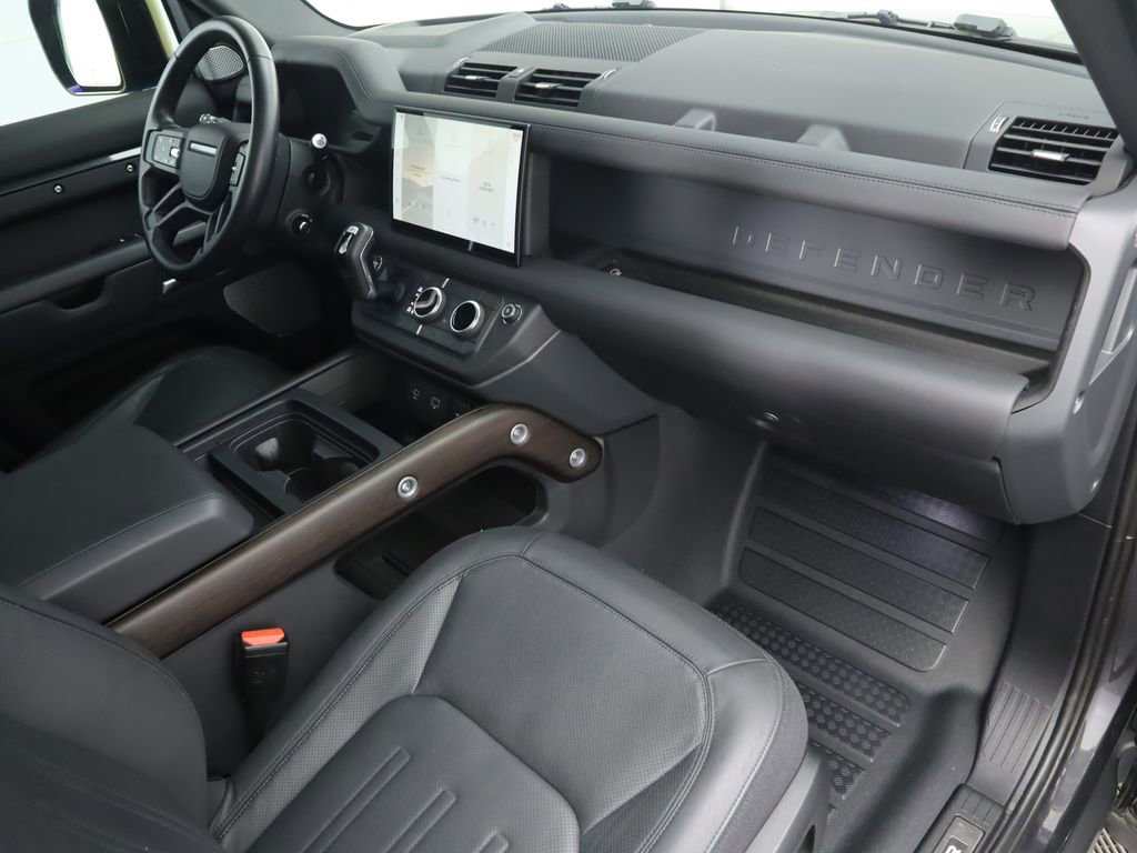Used 2024 Land Rover Defender 130 X image 18