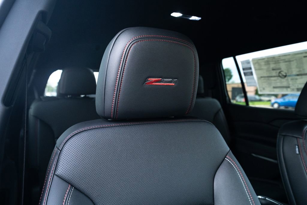 New 2025 Chevrolet Traverse Z71 w/ Enhanced Driving Package image 17