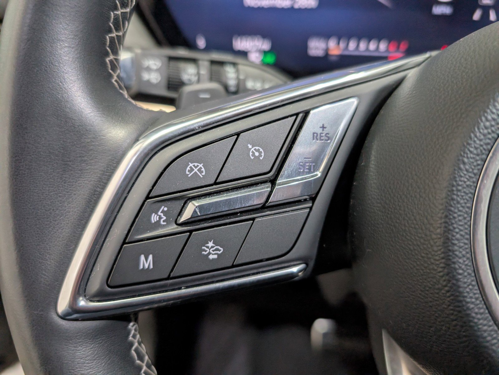 Used 2025 Buick Envision Sport Touring image 18