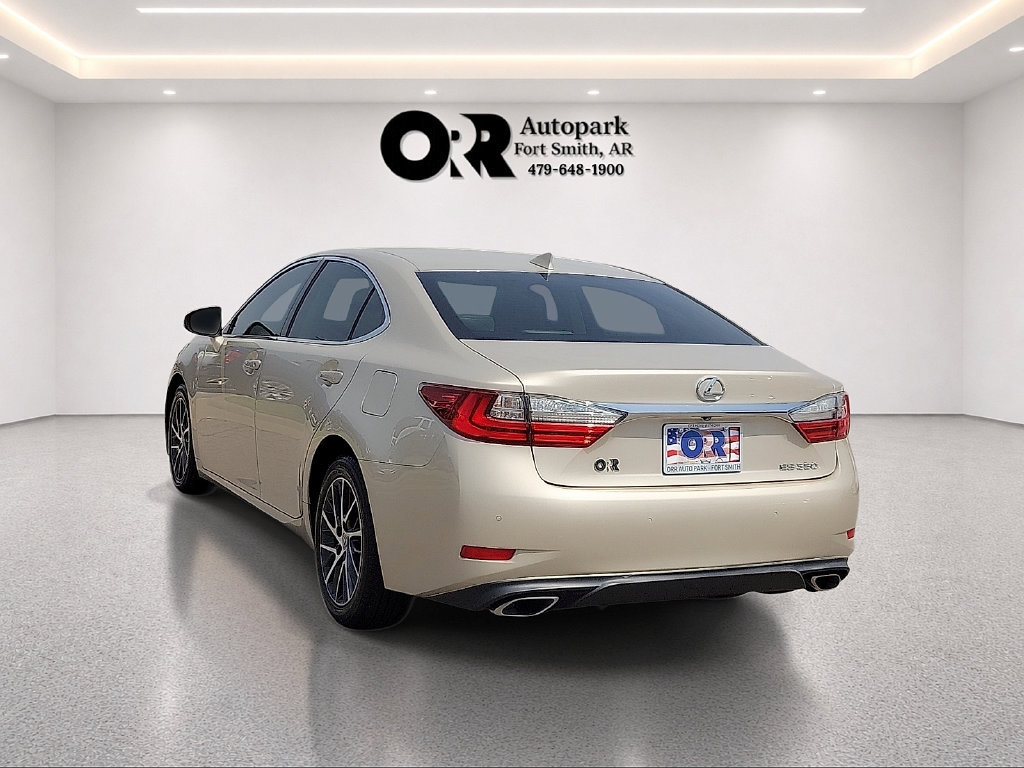 Used 2017 Lexus ES 350 w/ Navigation System Package FWD image 4