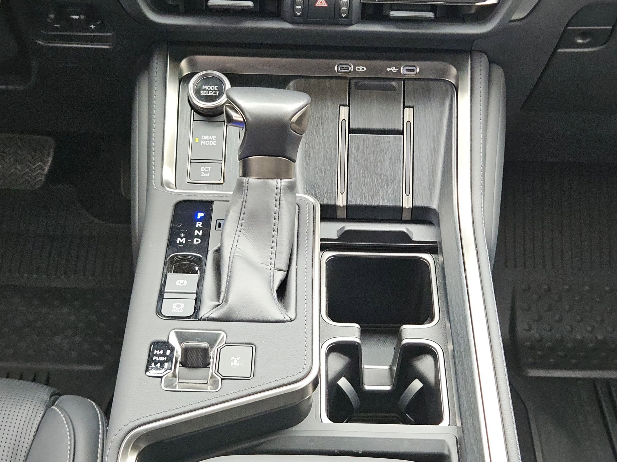 Used 2024 Lexus GX 550 w/ Accessory Package (Z1) image 19