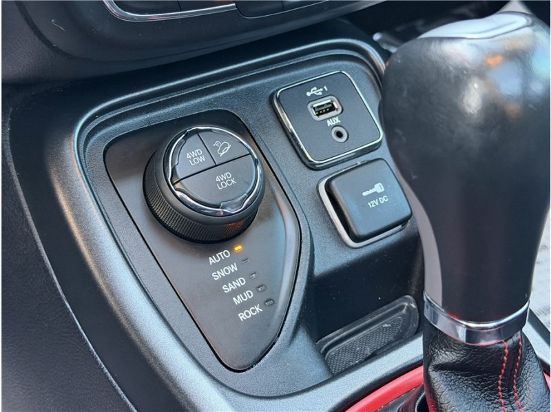 Used 2019 Jeep Compass Trailhawk w/ Leather Interior Group AWD/4WD image 47
