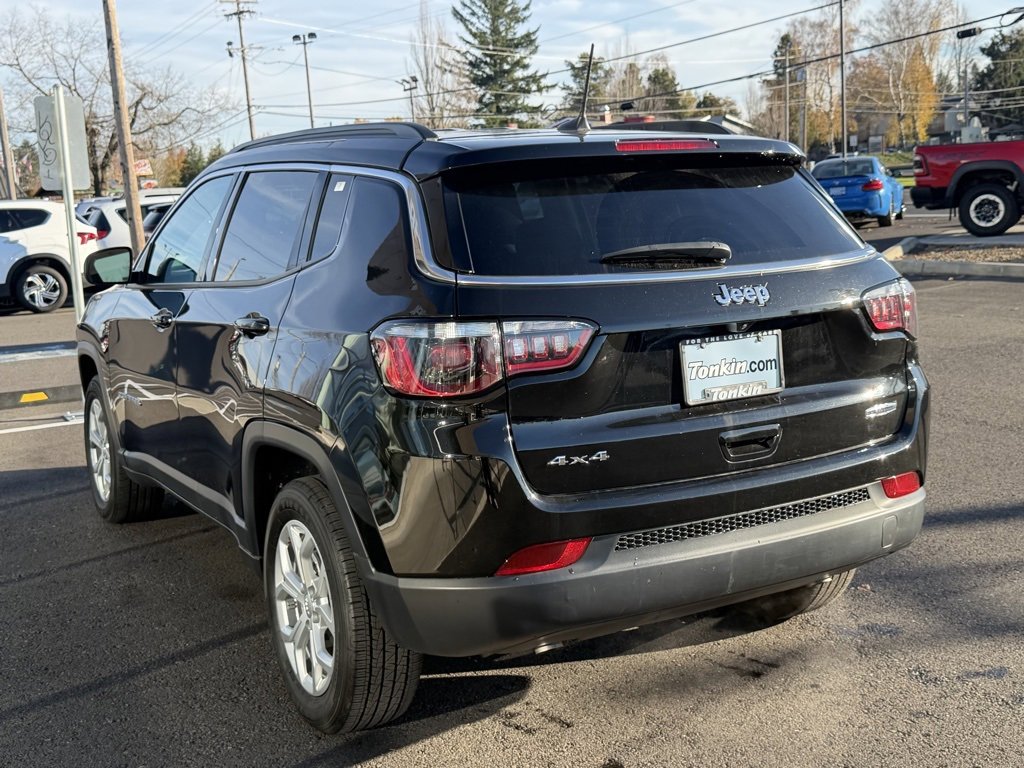 Used 2024 Jeep Compass Latitude image 5