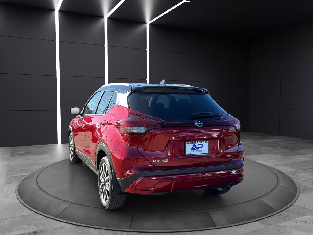 Used 2023 Nissan Kicks SV image 4