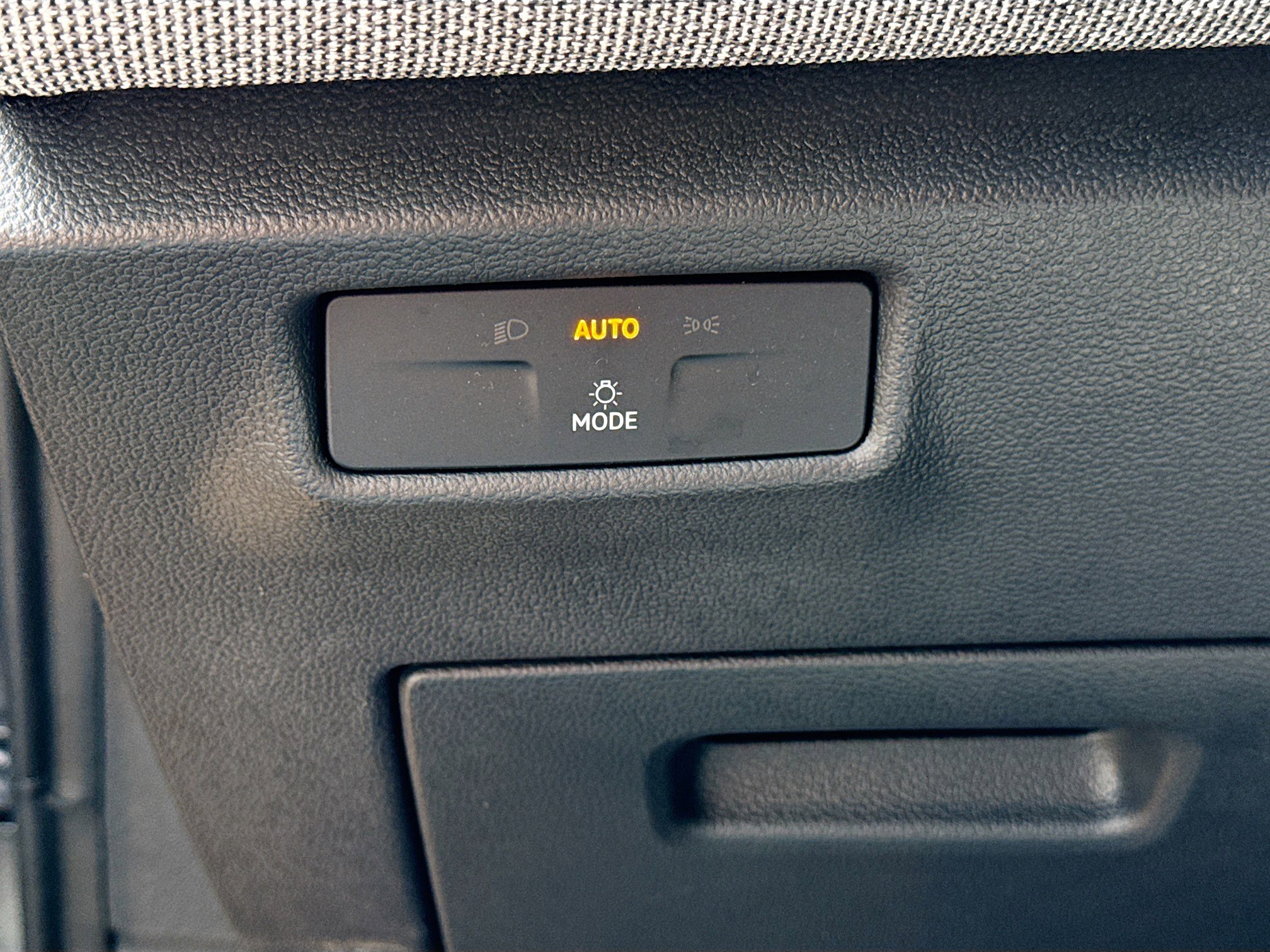 Used 2025 Volkswagen Tiguan S image 34