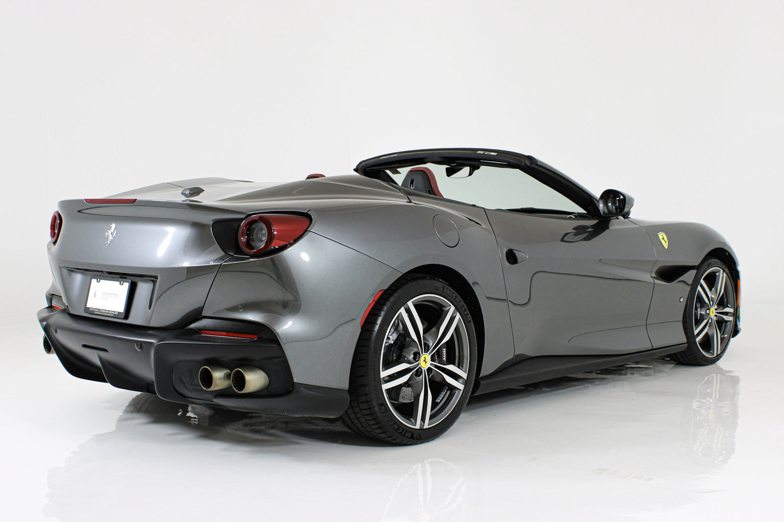 Certified 2022 Ferrari Portofino M RWD image 3