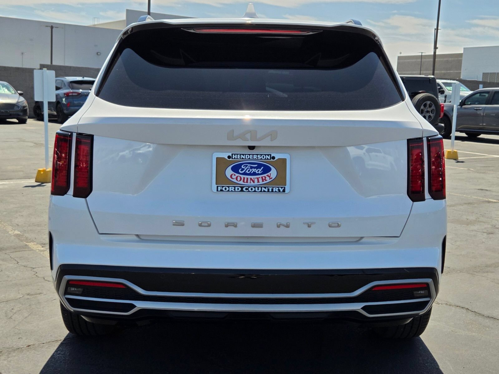 Used 2022 Kia Sorento S w/ Panoramic Sunroof Package FWD image 5