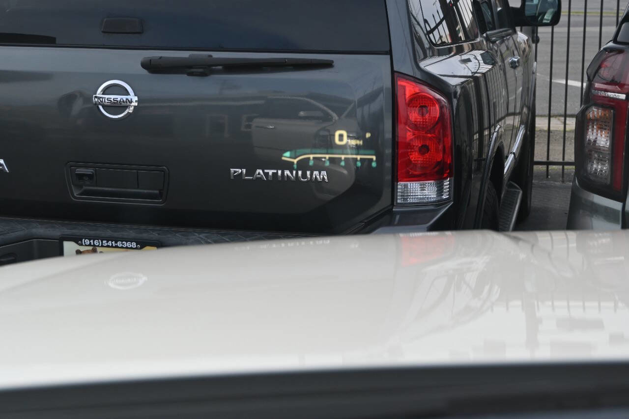 Used 2015 Cadillac Escalade Luxury RWD image 24