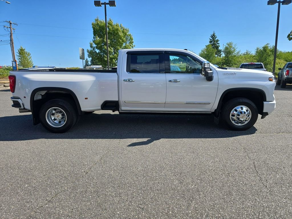 Certified 2025 Chevrolet Silverado 3500 High Country w/ Technology Package image 7