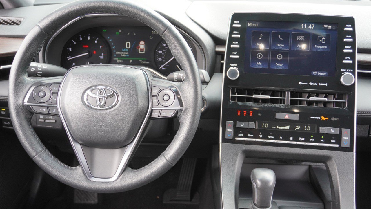 Used 2022 Toyota Avalon XLE FWD image 27