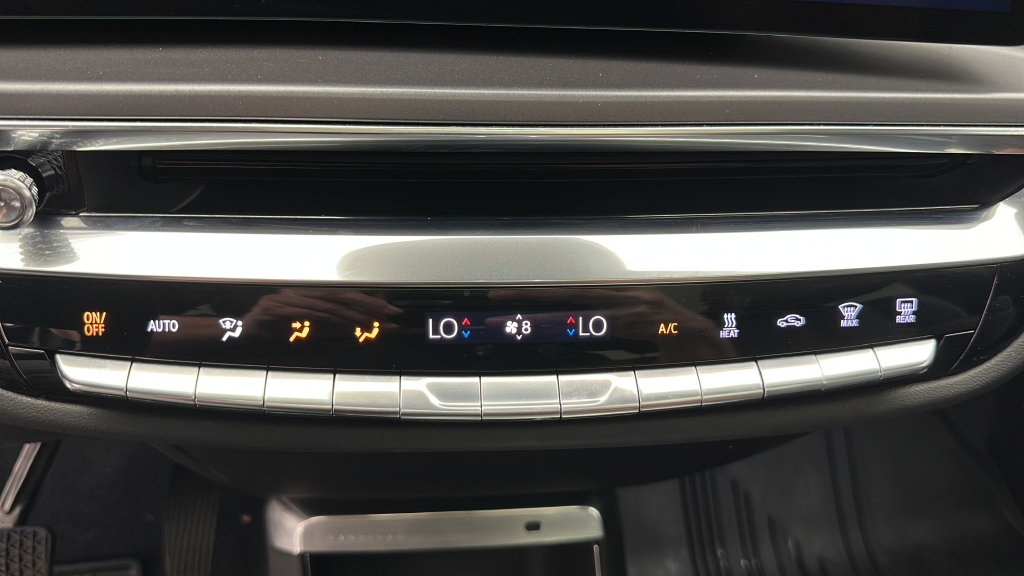 Used 2024 Cadillac Lyriq Tech AWD/4WD image 18