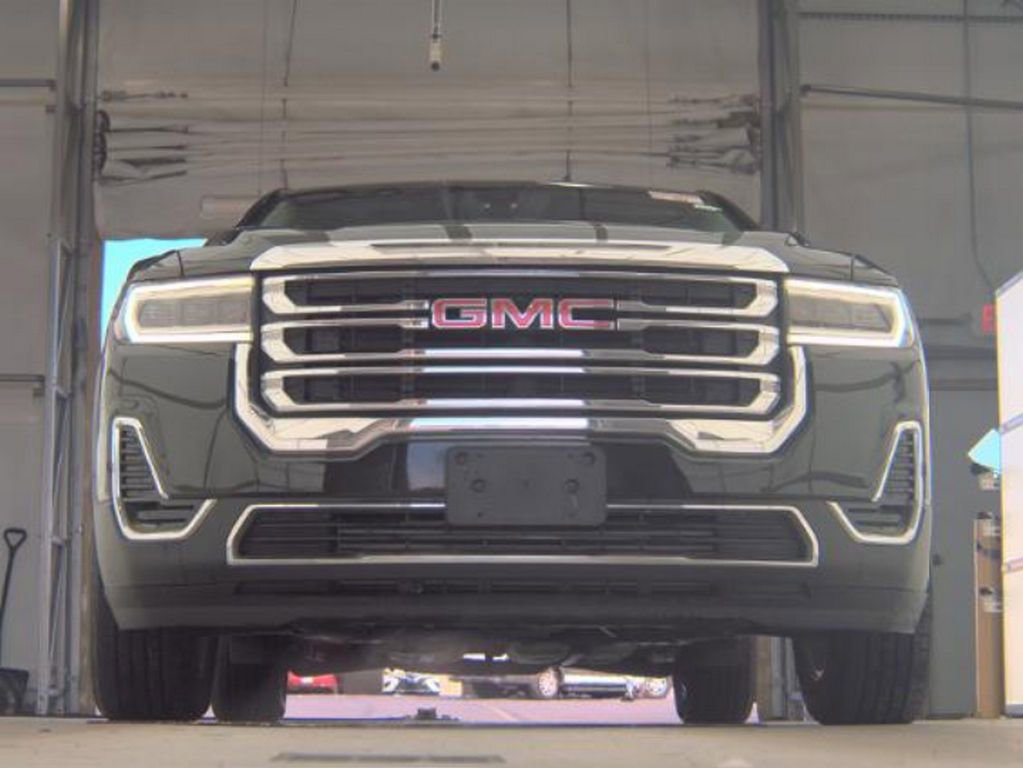 Used 2023 GMC Acadia SLE w/ Driver Convenience Package image 3