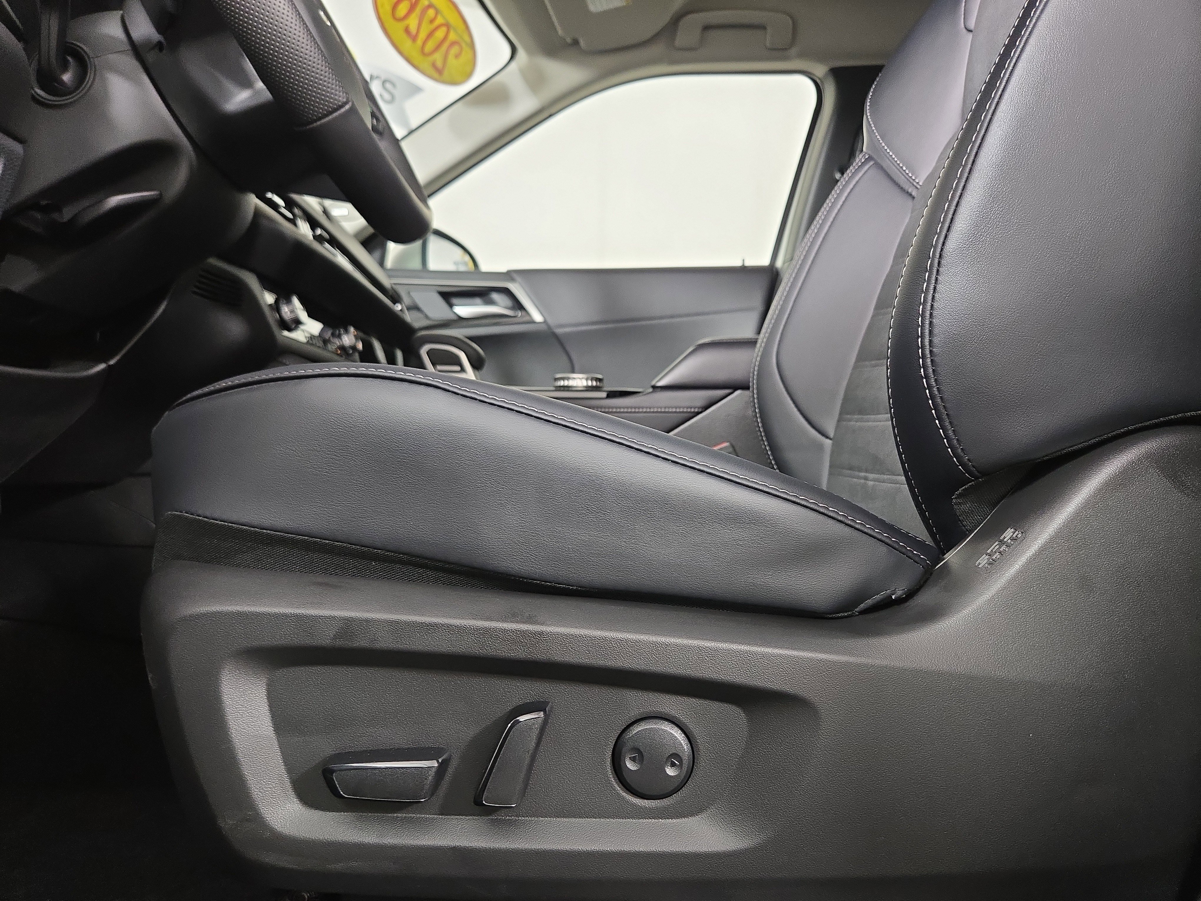 New 2026 Mitsubishi Outlander SE image 30