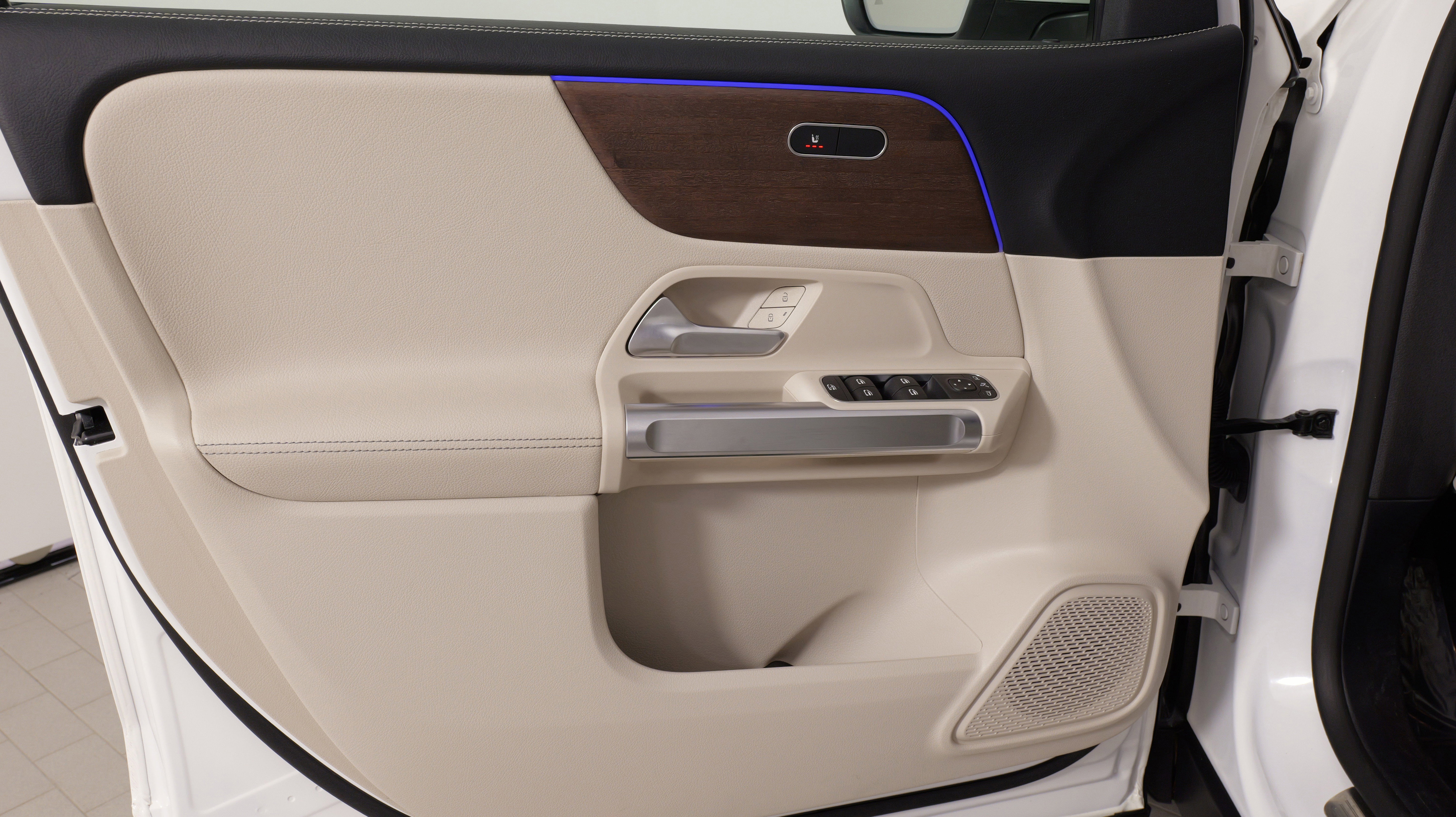 Used 2022 Mercedes-Benz GLB 250 4MATIC image 26