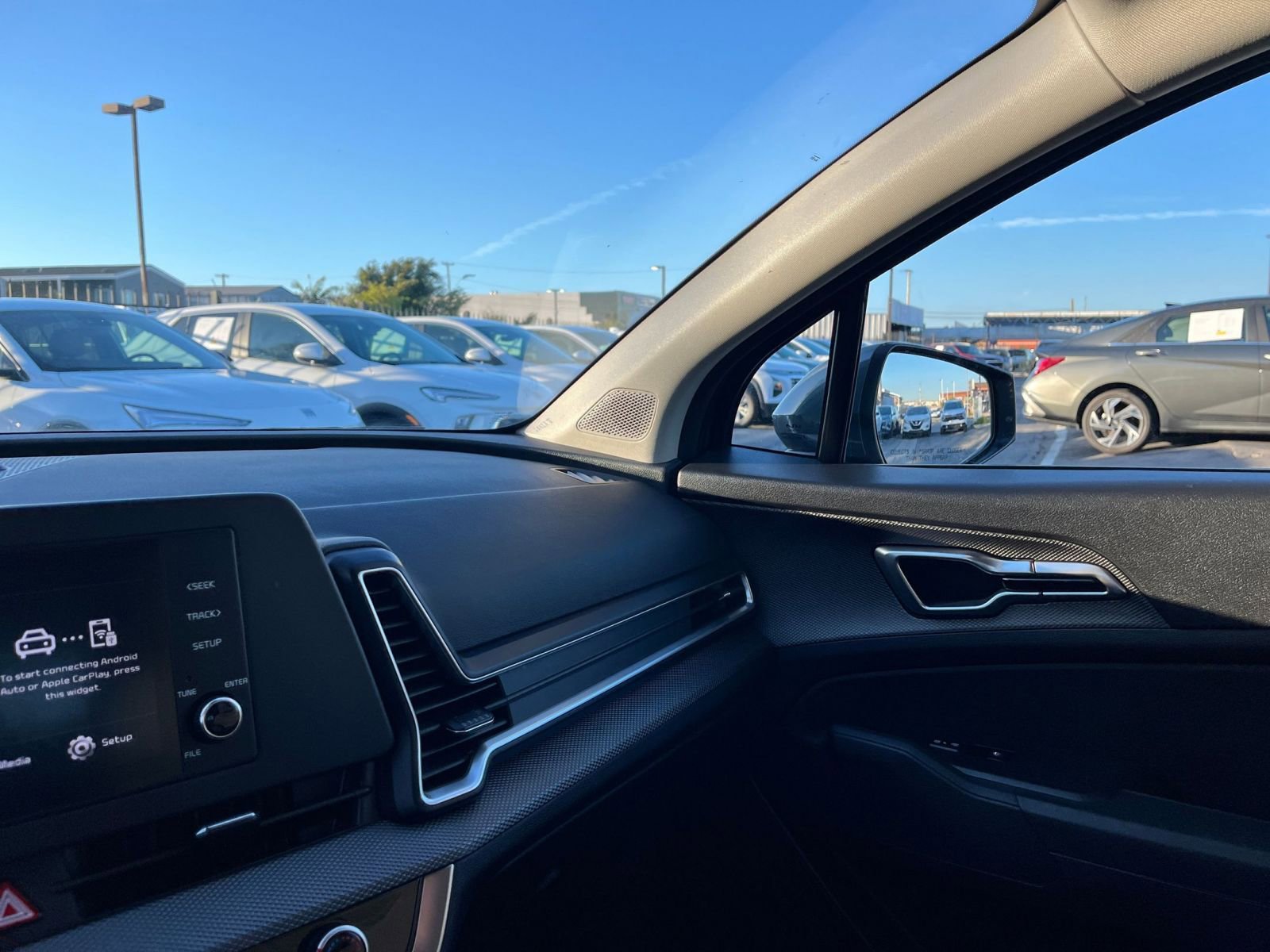 Used 2025 Kia Sportage LX FWD image 35