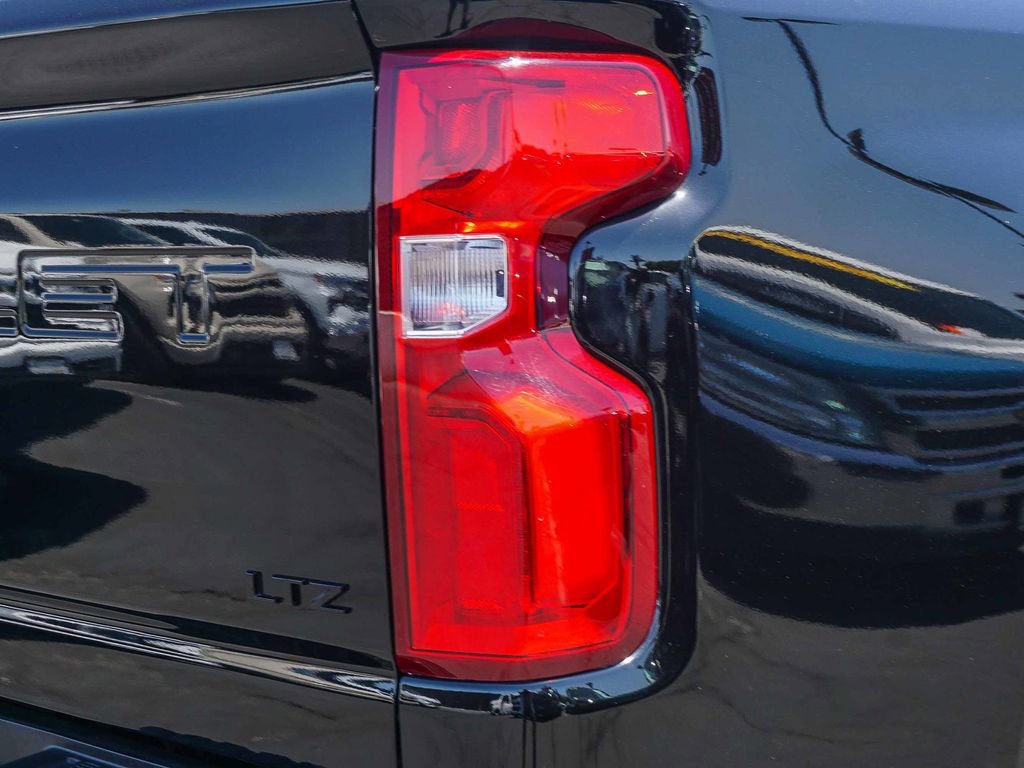 Used 2023 Chevrolet Silverado 2500 LTZ w/ LTZ Plus Package AWD/4WD image 7