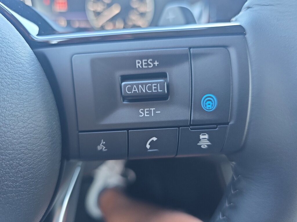 New 2025 Nissan Pathfinder SL image 10