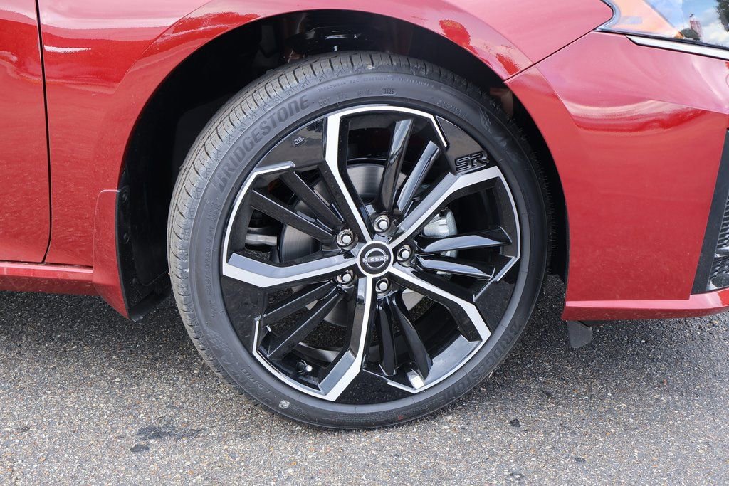 New 2025 Nissan Altima 2.5 SR image 16