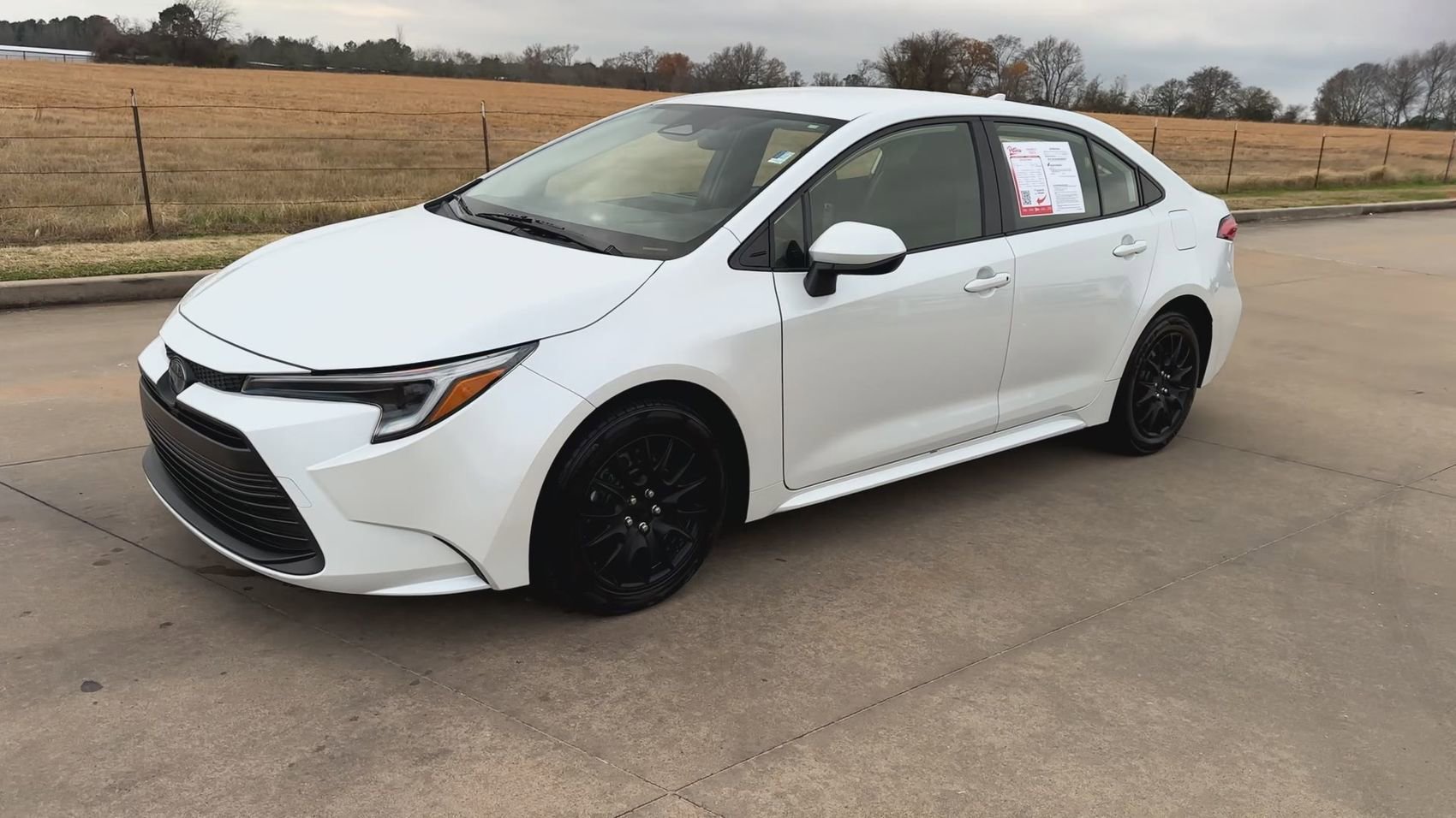 Used 2024 Toyota Corolla LE image 5