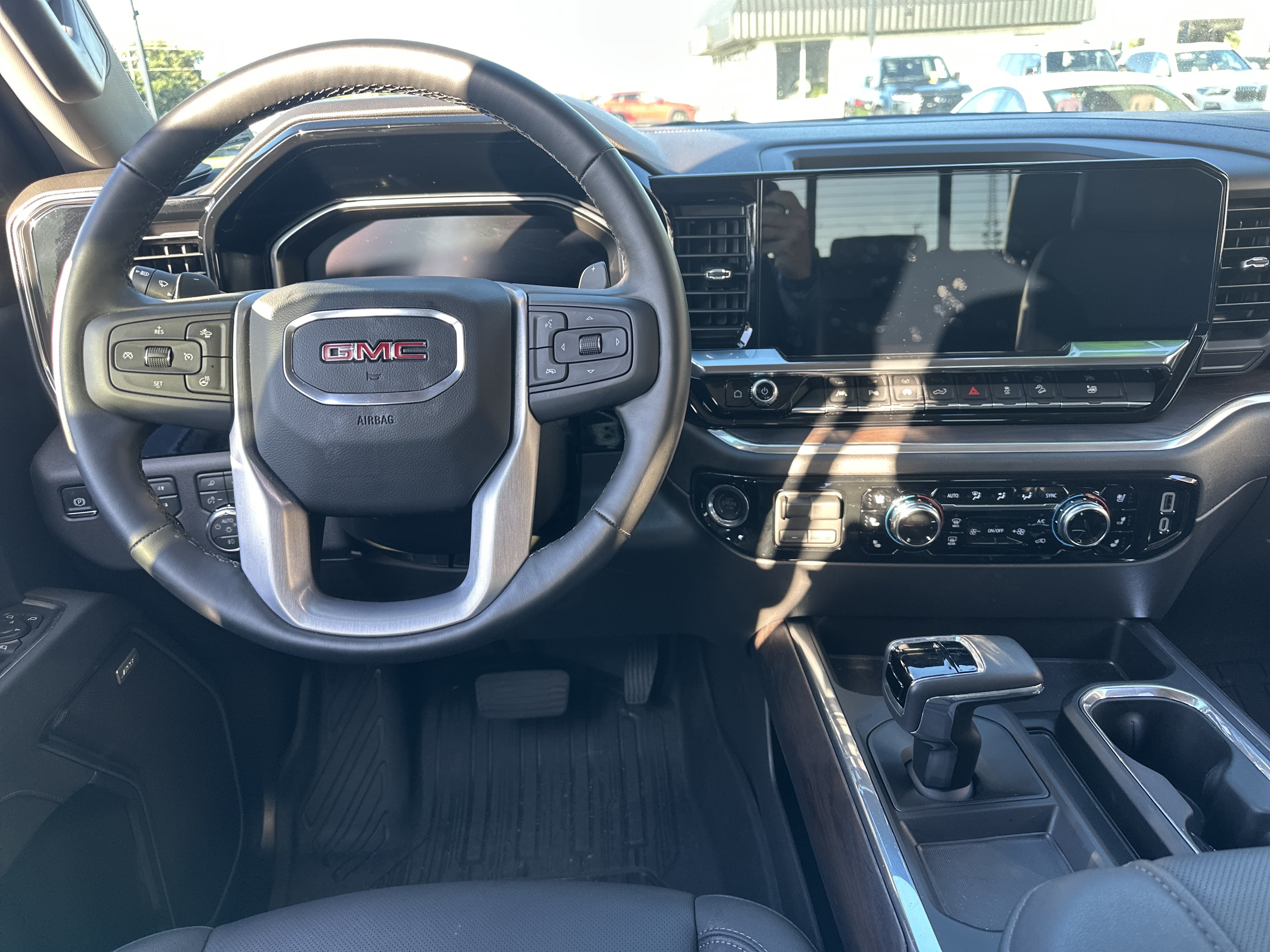Used 2026 GMC Sierra 1500 SLT w/ SLT Premium Plus Package AWD/4WD image 9