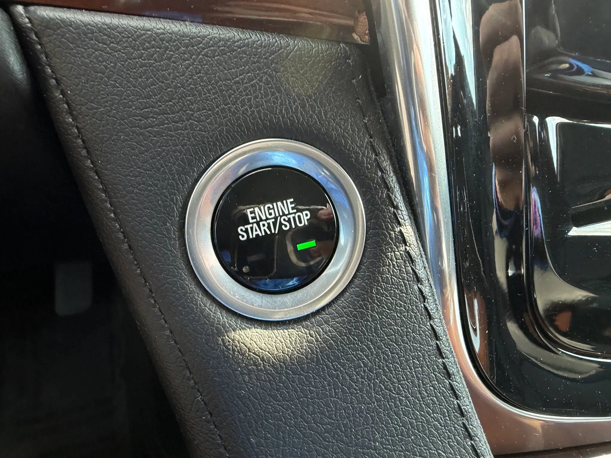 Used 2017 Cadillac Escalade Premium Luxury AWD/4WD image 24